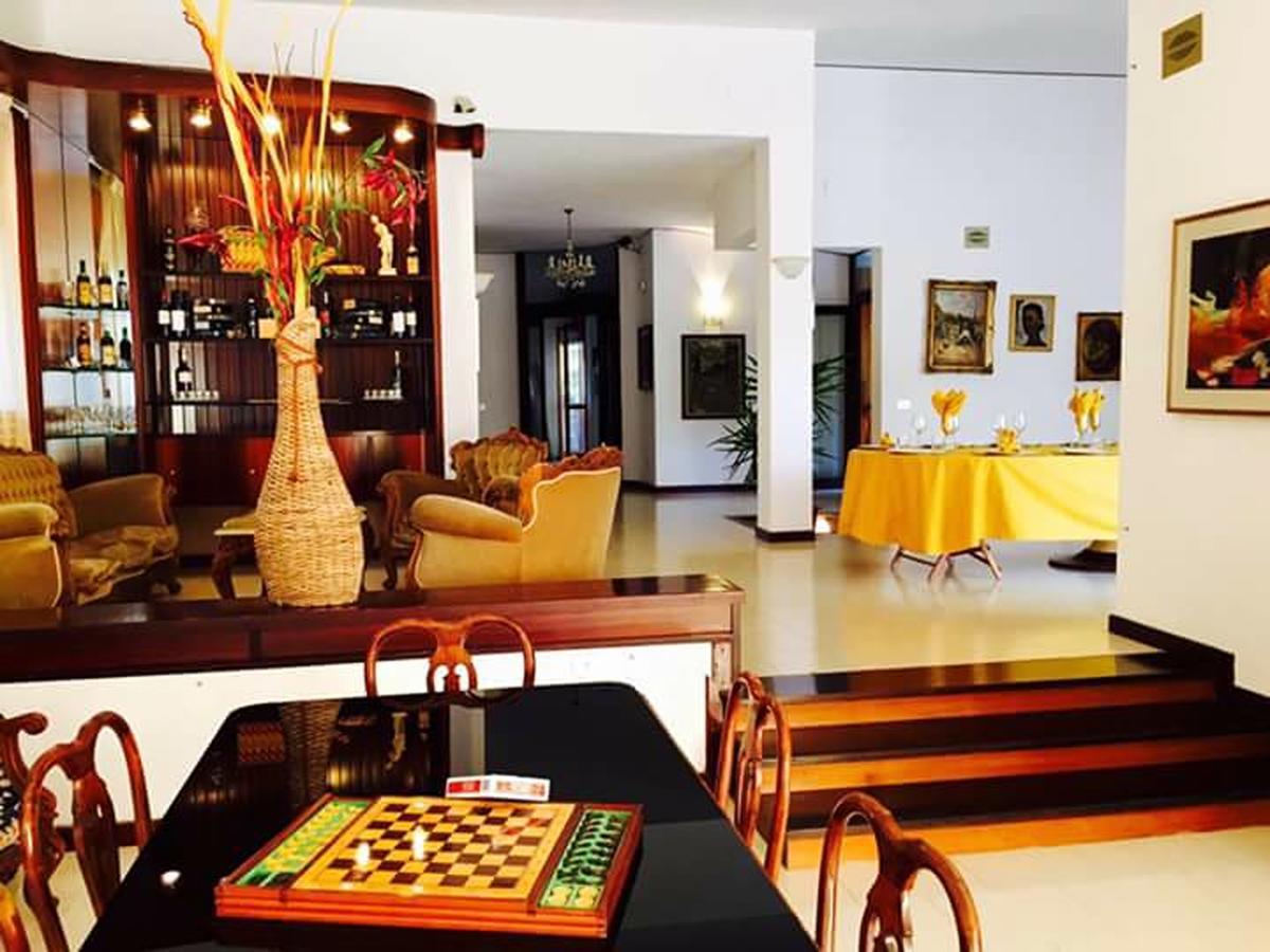 B&B Villa Garden Μπισέλιε Εξωτερικό φωτογραφία